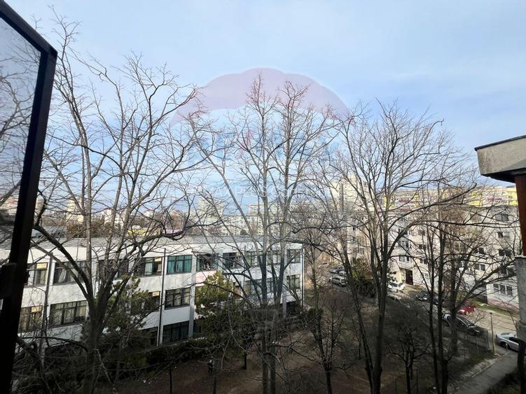 Apartament cu 3 camere de vânzare - 11