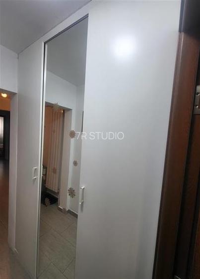 Vanzare apartament 4 camere Tei, complet renovat si mobilat - 11