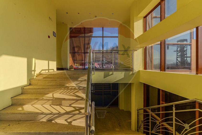 Activ Hotelier SubEvaluat | 18.000 mp construiti | 3 ha teren | BRASOV - 45