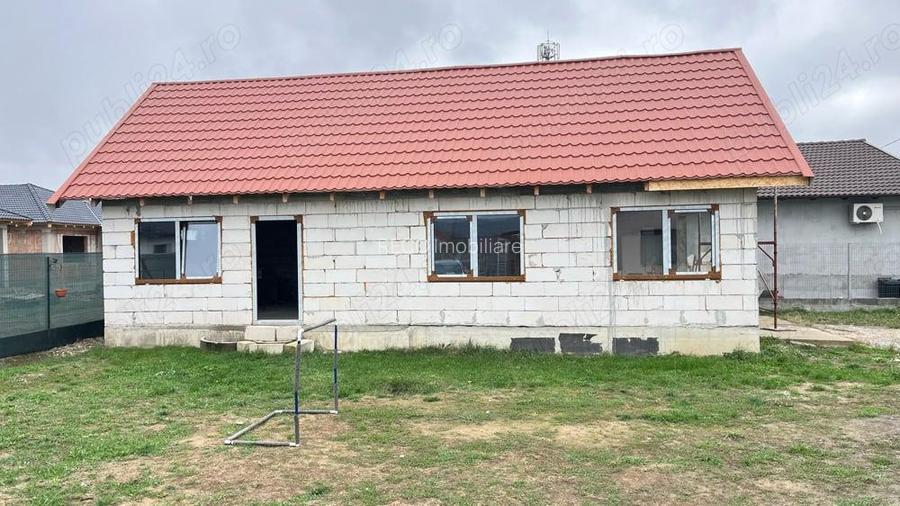 Proprietate cu 2 case in Osorhei intr-o zona cu case noi. - 6