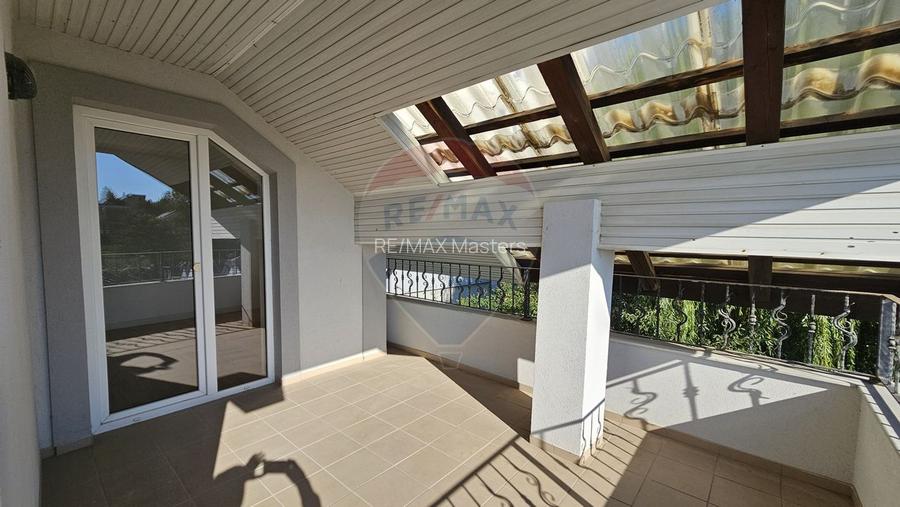 Casă / Vilă de lux cu 8 camere de vânzare in Obcini, Suceava - 58