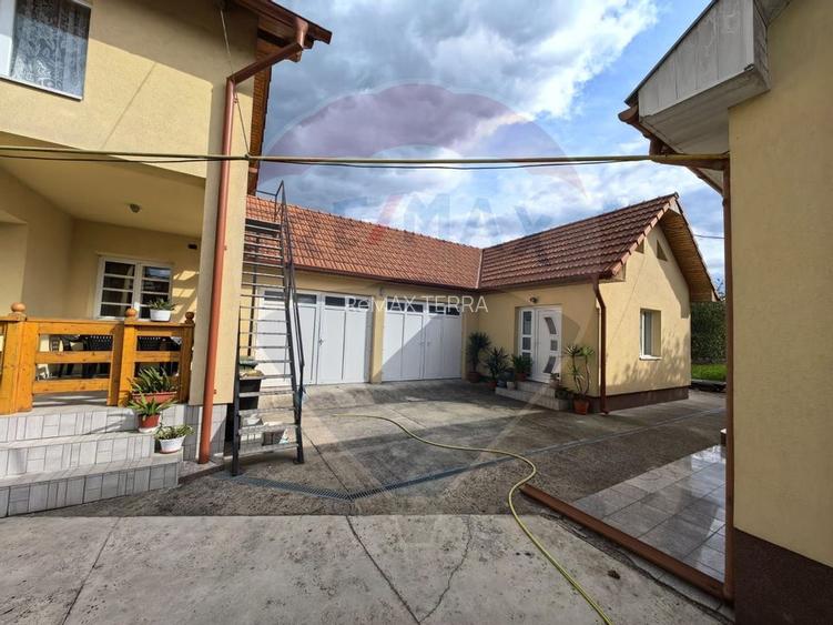 Casă spațioasă cu garaje în Seini | De Vanzare | - 4