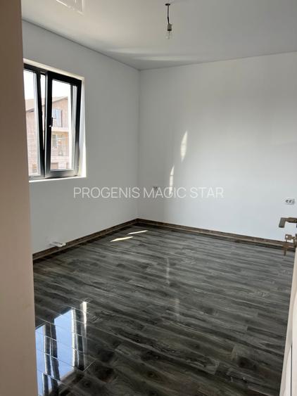 Direct proprietar vând vilă  P+1 în Lumina - 6