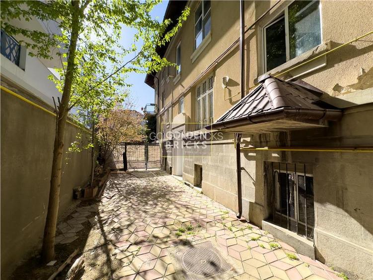 Piata Unirii | Tineretului | 5 camere + terasa | Curte | Parcare - 21