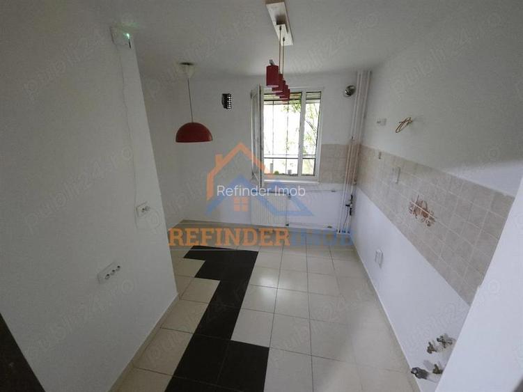 Apartament de vanzare de 3 camere, zona Ozana - Auchan Titan - 4