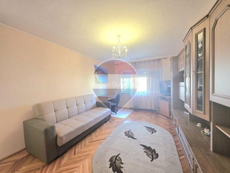 De închiriat apartament cu 3 camere Strada Aluminei Rogerius - 2