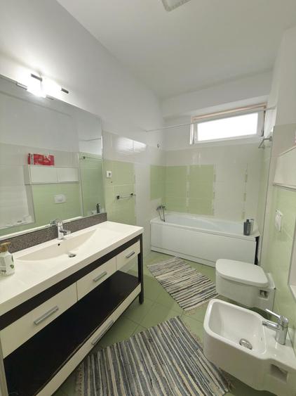 Apartament 3 Camere - 600 euro - Zona Girocului