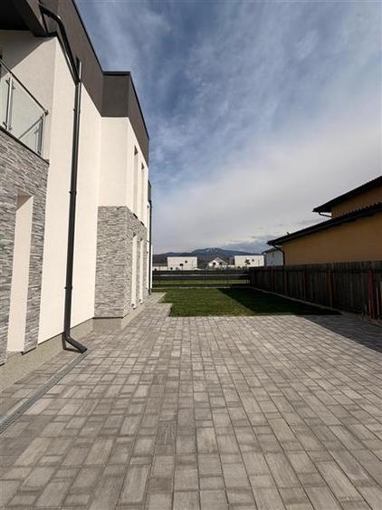 Casa Premium in Cristian, predare la cheie, 4 camere, 3 bai, pompa de caldura, T