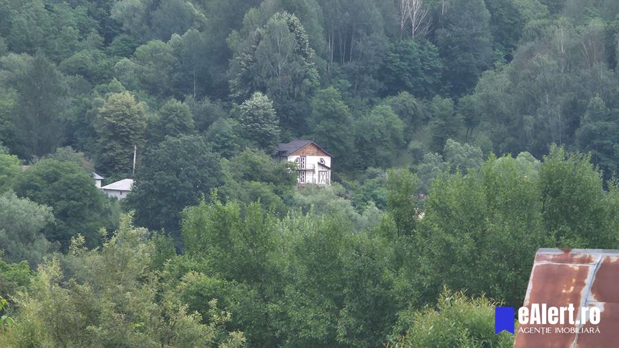 Vând casă de vacanță Bezdead, vedere la vale, acces Munții Bucegi