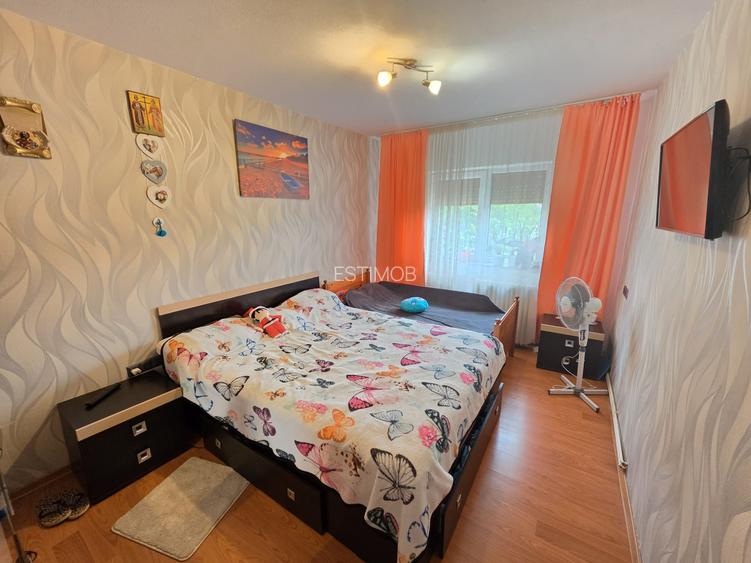 Ocazie! Cartier Stefan cel Mare confort 1 decomandat  etaj intermediar, parcare - 33