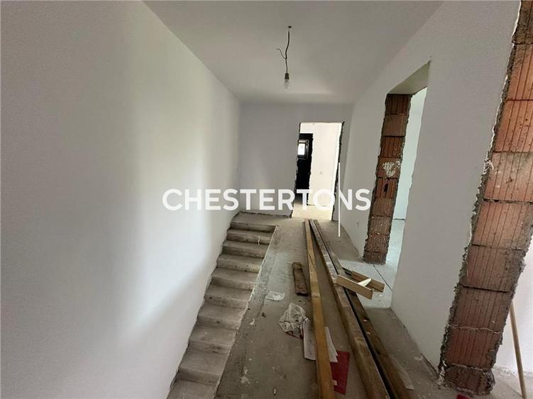 Vila moderna, 4 camere + curte ,zona linistita, oportunitate unica
