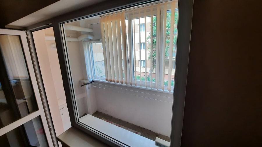 Inchiriez apartament 3 camere, etaj 1, Cetate, foste proprietati