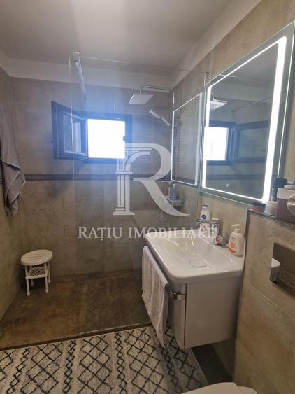 Apartament cu 3 camere | Zona Biserica Emanuel | Oradea
