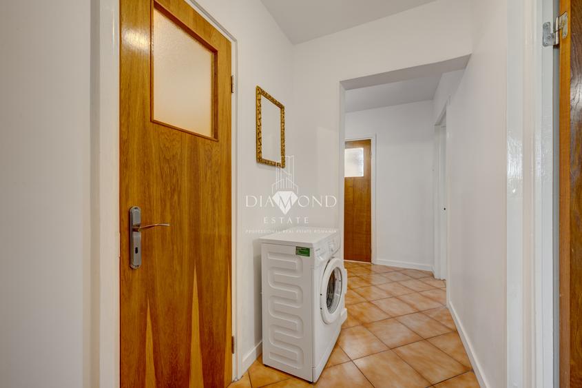 Apartament 3 camere decomandat | Metrou 1 Decembrie | Parcare inclusa