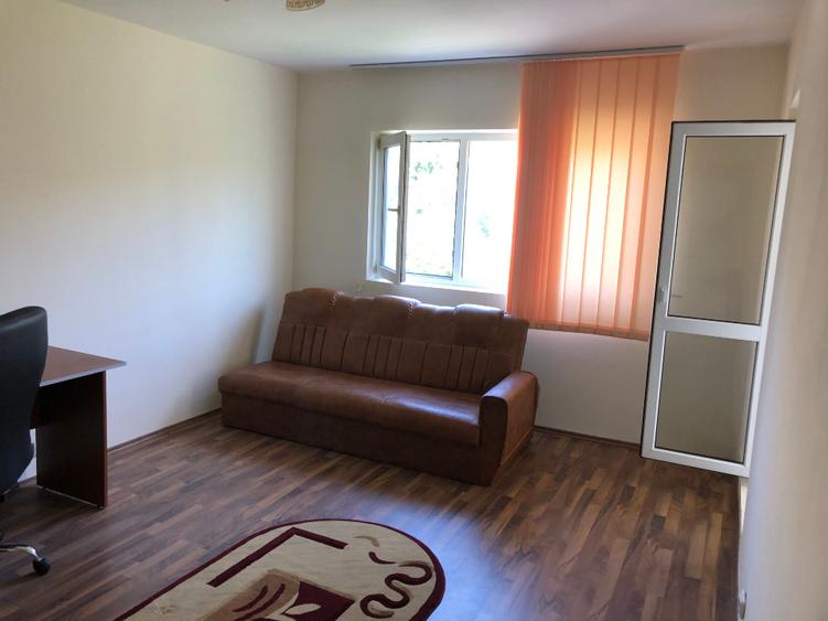 Inchiriez apartament