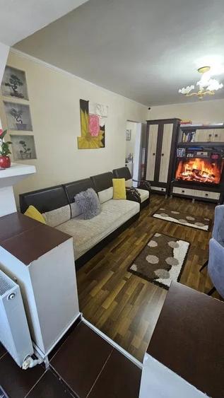 Apartament de 2 camere, etaj 3/5, zona Mircea