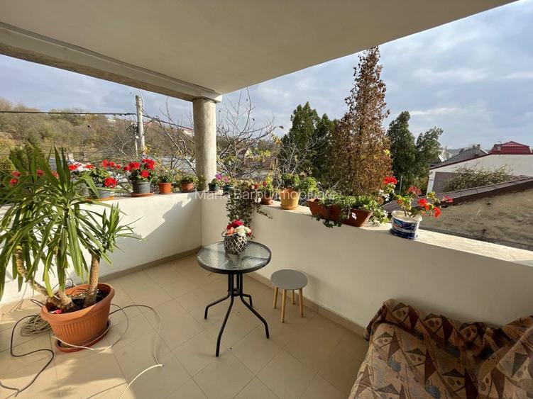 Vila D+P+1E,10 cam,pretabila activitati economice sau birouri,T- 820 mp or.jos - 6