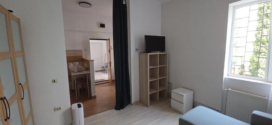 De inchiriat apartament cu o camera langa UMF