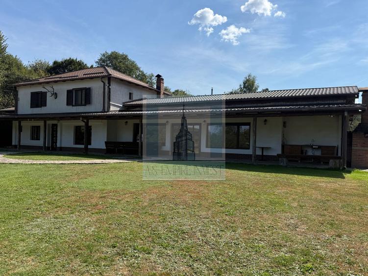 Complex Turistic activ, 2 lacuri ,teren 16800 mp -zona Valea Dobârlău