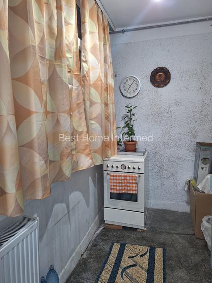 Delfinariu, 2 camere decomandate, gaze, 350 Euro termen lung