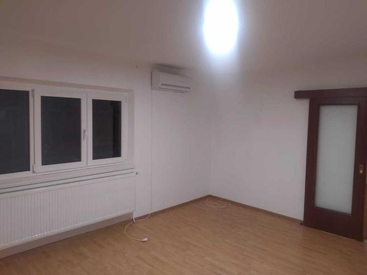 Unirii-Nerva Traian,apartament 2 camere de vanzare parter,nemobilat
