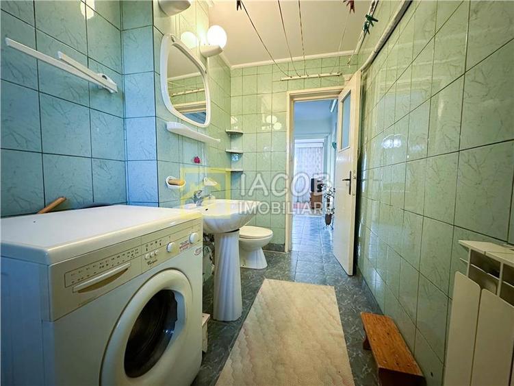 Apartament 3 camere de inchiriat – Bacau, Str. Panselelor