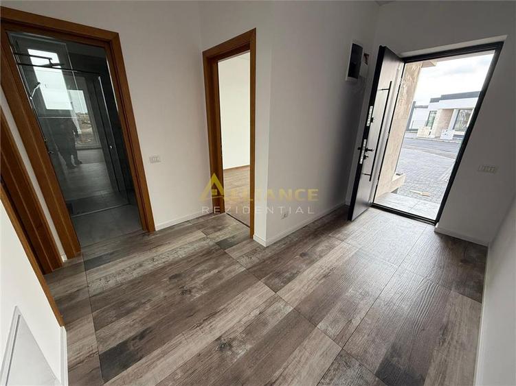 Casa moderna parter / 3 Camere / 2 Bai / Dressing / 2 minute STV