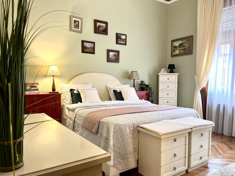 Apartament grandios cu vedere spectaculoasă spre Piața Libertății