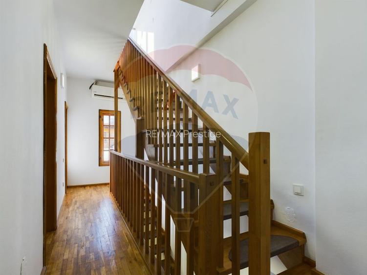 Casa cu 5 camere de inchiriat 210 mp | Eroii Revolutiei - 21