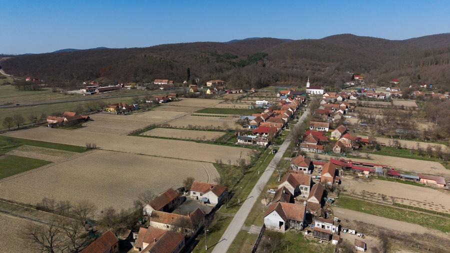 Loc de casă în Odvoș - Conop 3000mp