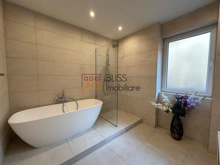 Duplex de Lux cu Grădină Privată și Parcare