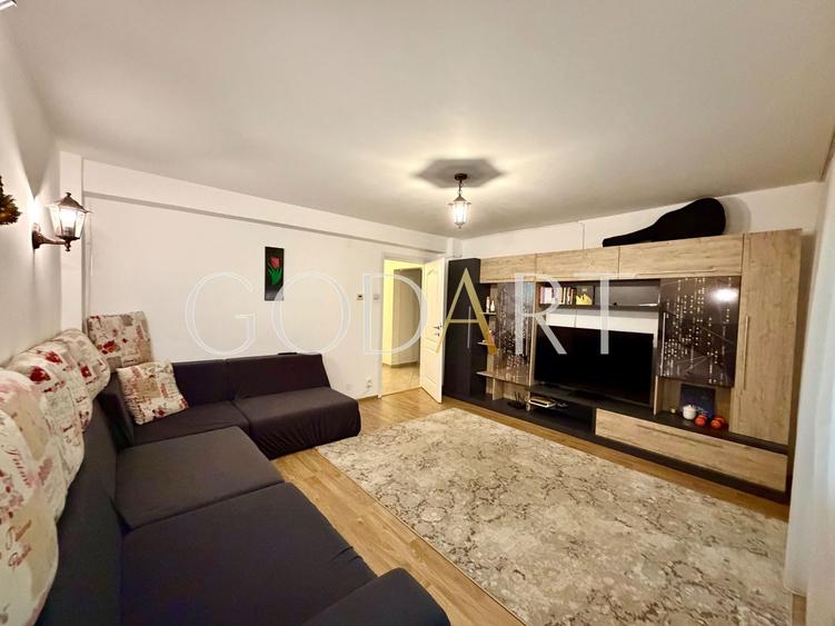 Apartament cu 3 camere | Două balcoane | Renovat