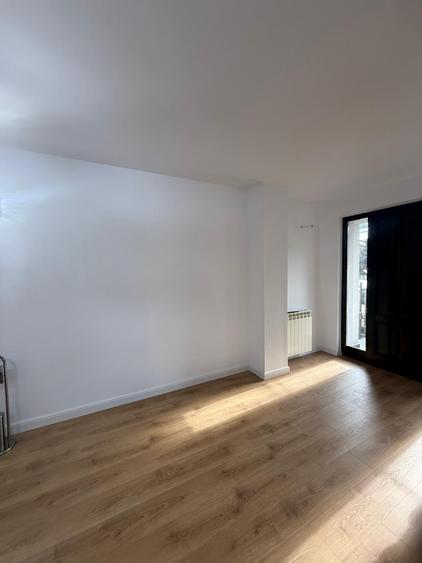 Casa tip duplex, 6 cam, 3 nivele, parcare, ultrafinisata, zona P. Engels