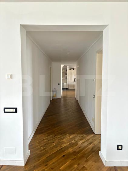 Penthouse cu 4 camere, 165 mp, terasa de 150 mp, 2 parcari, zona Stejarului