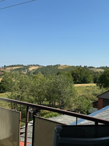 Apartament complet mobilat în Șinteu | 2 balcoane | Investiție Airbnb
