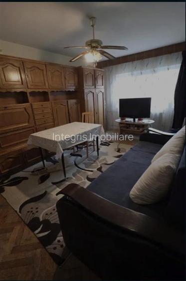 Apartament 3 camere,decomandat,etaj 2, zona Calea Aradului,Oradea - 6