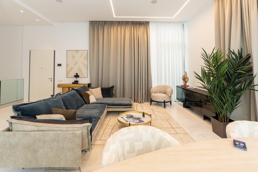 Penthouse cu 4 camere de vanzare în One Mamaia Nord