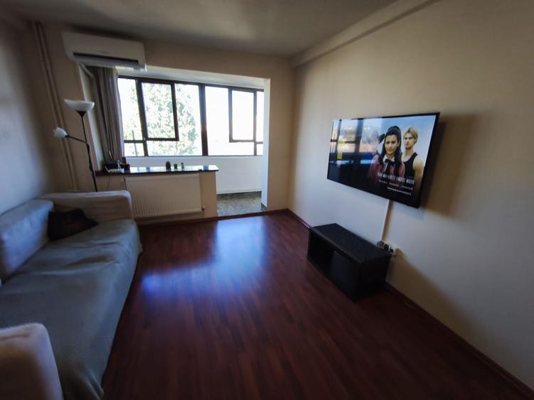 ULTRACENTRAL 2 CAMERE SEMI, VEDERE MARE LIBER 61 MP PRET 115000 EURO