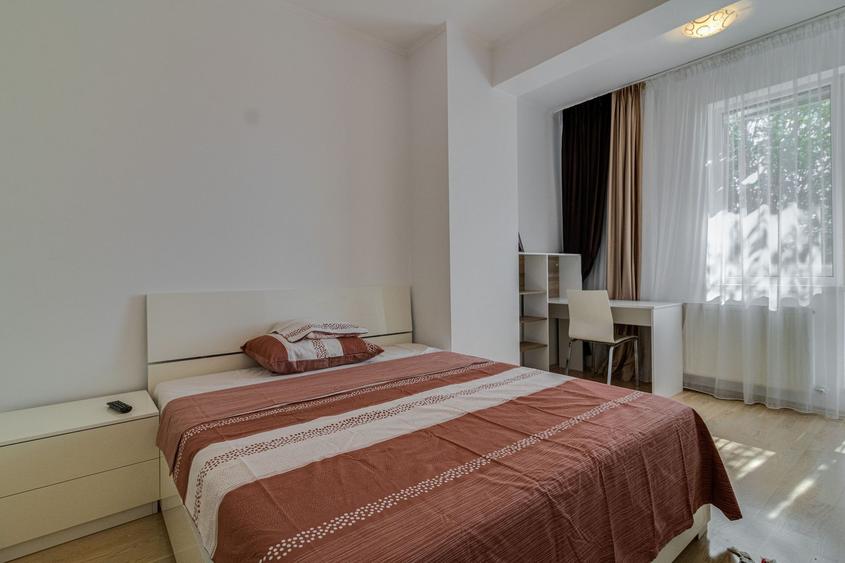 3 camere, LUMINOS, 100 mp + gradina 150 mp, View SUPERB, Parcare!