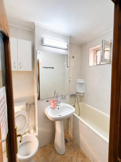 De vânzare apartament 3 camere decomandate – Galați, zona TRIBUNAL