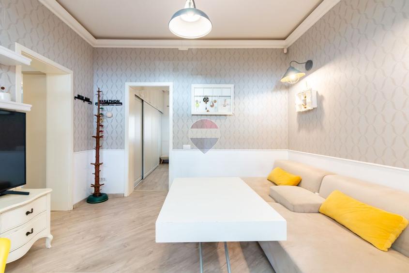 Apartament 4 camere in vila Turda | Basarab Metrou | curte proprie
