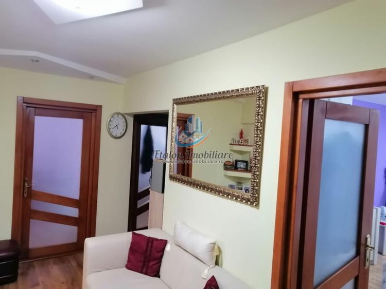 Ap 3 camere,2 balcoane,2 bai +camara+boxa+2 locuri de parcare!