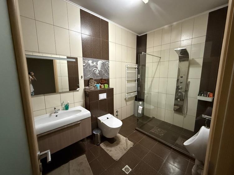 Închiriez vilă de lux cu grădină și terasă – ideală pentru familie sau firmă