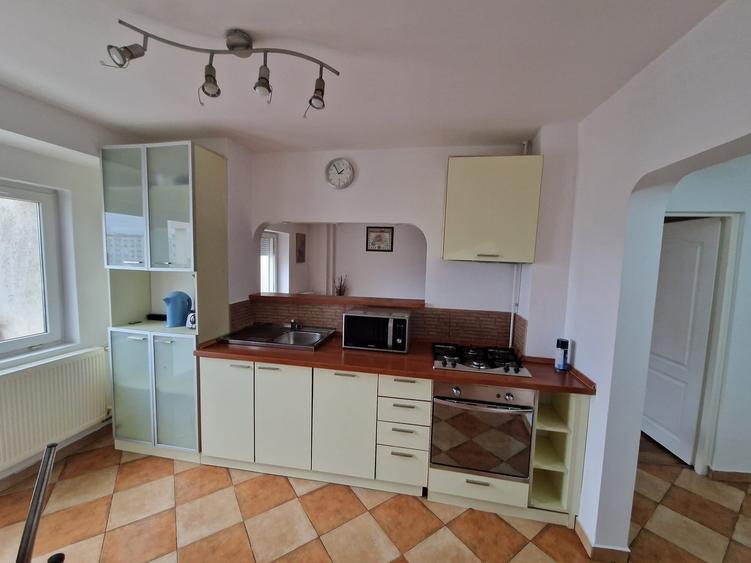 Ap 2 camere decomandat rond Alba Iulia - bd Burebista nr 3