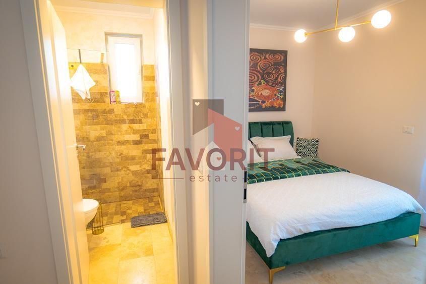 VAND 1/2 CLADIRE CU 6 APARTAMENTE