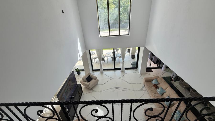 Vila 7 camere cu acces la pădurea Tunari teren 1500mp