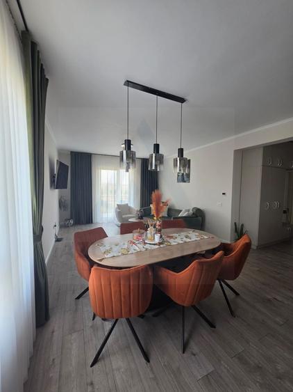 Apartament ultrafinisat 72 mp utili 3 camere 2 bai lift C. Surii Mici