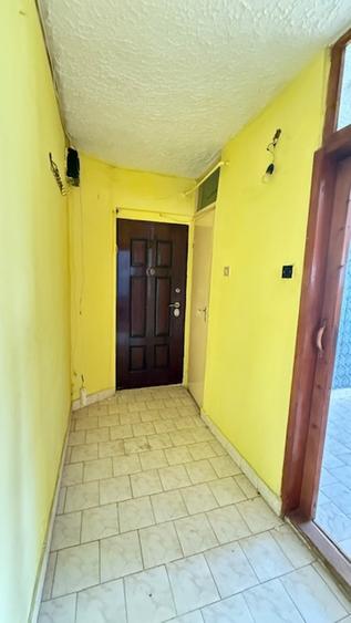 REPUBLICII zona CATEDRALEI 2camere decomandate, etaj4-acoperis!