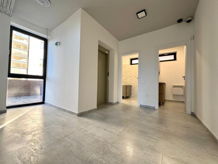 Cladire de birouri, Clinica , 550 MP , 10 Parcari, Cartierul Europa