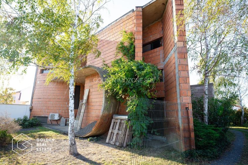 Schimb 1/2 Duplex avangardist la roșu în Moșnița Nouă cu apartamen